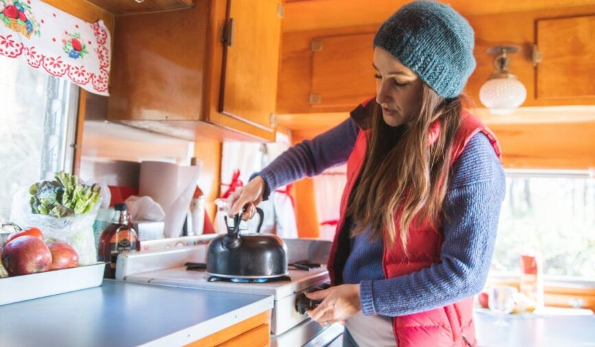 cucina-in-camper-min