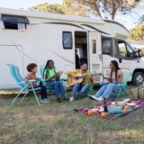 Viaggio-in-Camper-con-Bambini-e-Animali-min